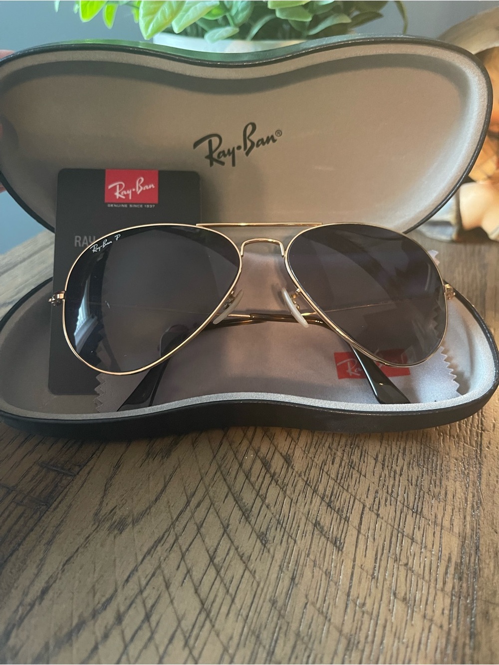 Ray-Ban Large Aviator Classic Sunglasses in Gold with Dark Lenses - PRESCRIPTION